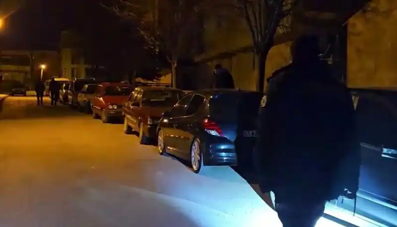 Park Halindeki Araçlara Saldırı: Kimliği Belirsiz Kişiler Kaçtı