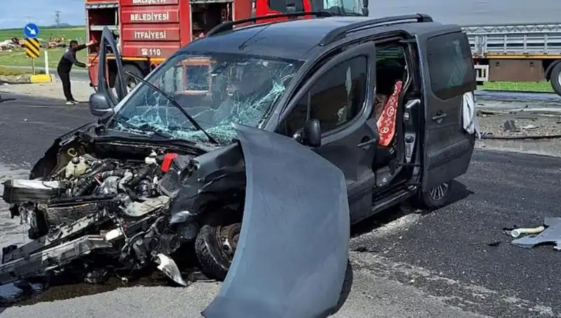 Ankara Yolunda Trafik Kazası: Üç Yaralı, Ciddi Yaralanmalar Rapor Edildi