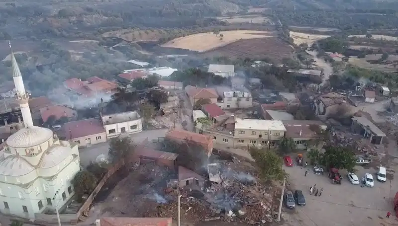 Çanakkale'de Büyük Orman Yangını: Havadan Görüntülerle Son Durum
