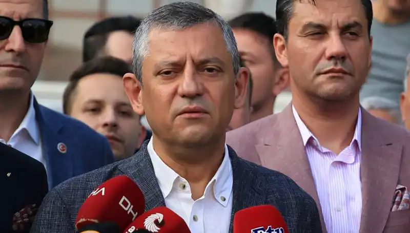 Özgür Özel: "Seçimin Güvencesi Sandıklardır, Onları Ortadan Kaldırmak İstiyorlar!"