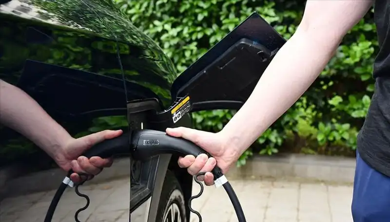 ABD’nin Gümrük Vergilerine Karşı İngiltere’den Elektrikli Araç Üreticilerine Destek Hamlesi