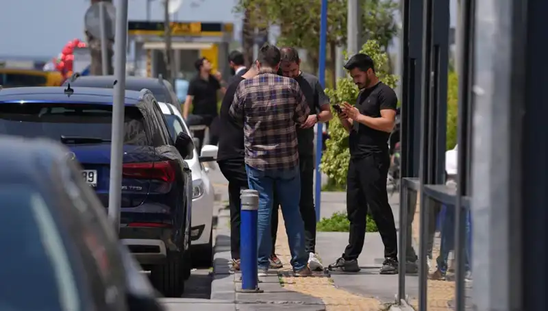 Deprem Panik Anında Balkondan Atlarken Yaralananlar: Tanıklar Şokta