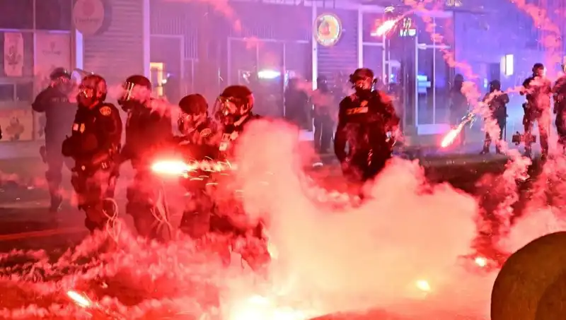 Los Angeles'taki İsyan: Ülke Genelinde Protestoların Patlak Vermesi