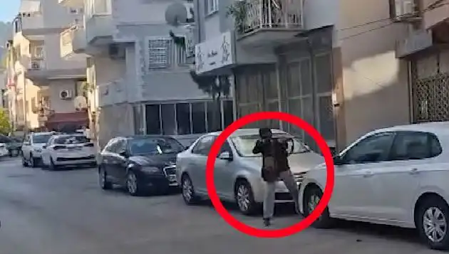İzmir'deki Şok Edici Çatışma: Saldırganla O Anlar Görüntülendi