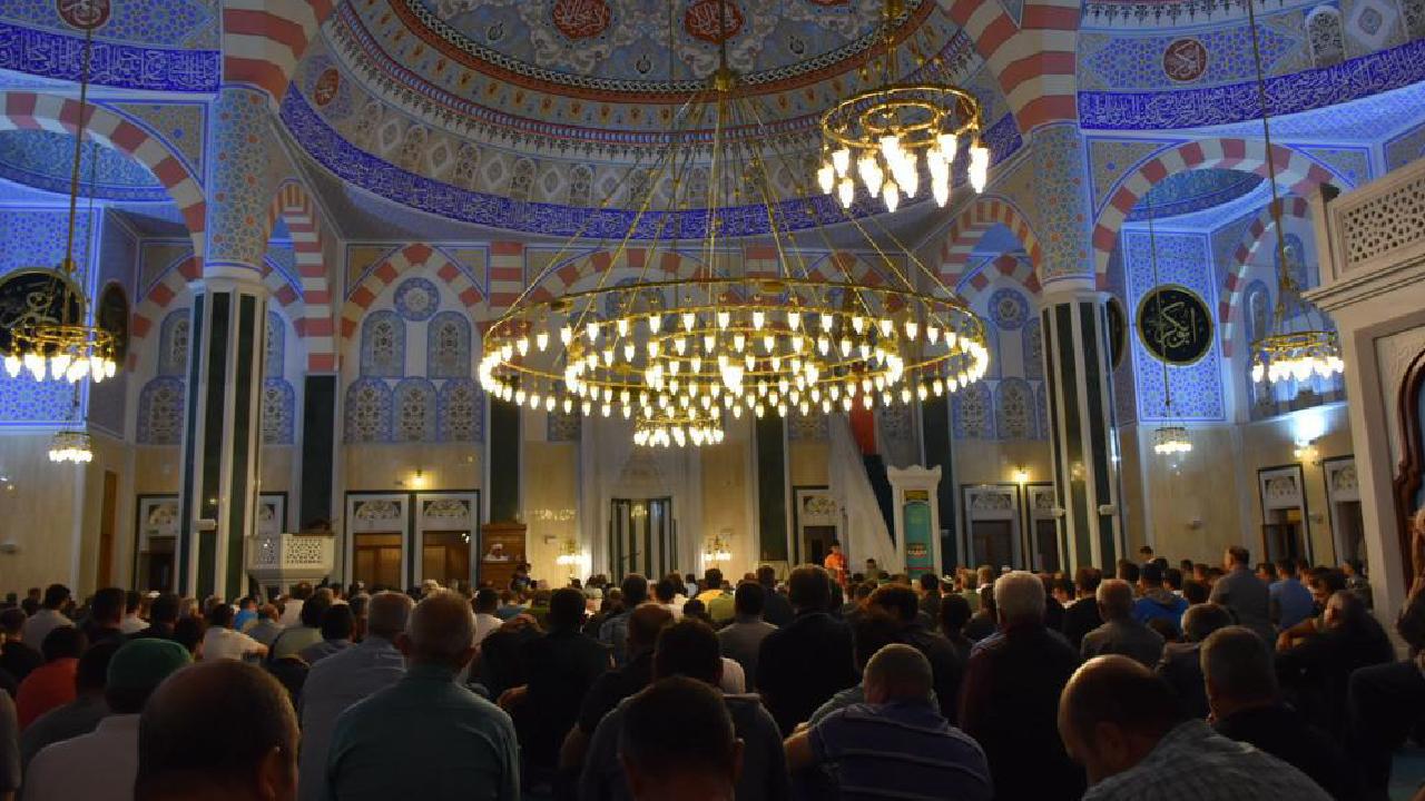 Regaib Kandili Coşkusu Bugün Başlıyor