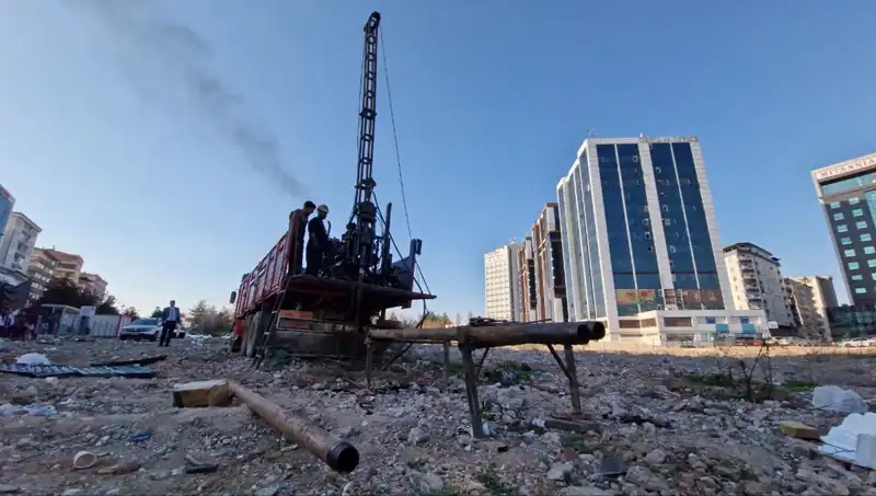 Galeria Sitesi'nde İlk Kazma Vuruldu: 89 Kişinin Mezar Olduğu Yer Yeniden Canlanacak