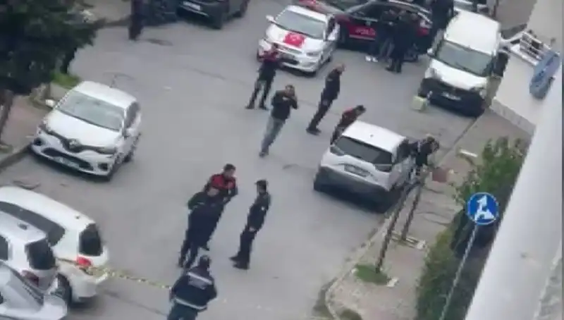 Yolda Yürüyen Genç Kurşun Yağmuruna Tutuldu: Neyin Peşindeydi?