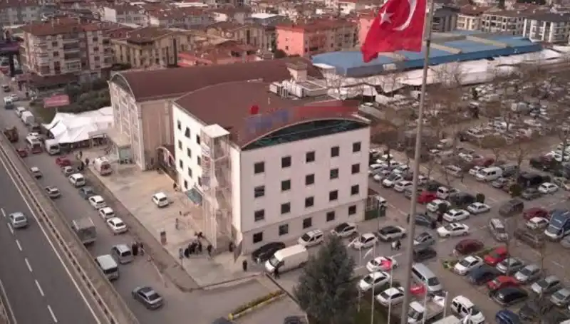 Özel Hastaneye Deprem Mührü! "Perde Betonları Kestiler" İddiası Gerçek Mi?