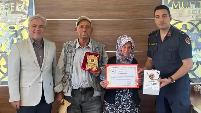Jandarmaya Ev Bağışlayan Aile: Duygulandırıcı Bir Vefa Hikayesi