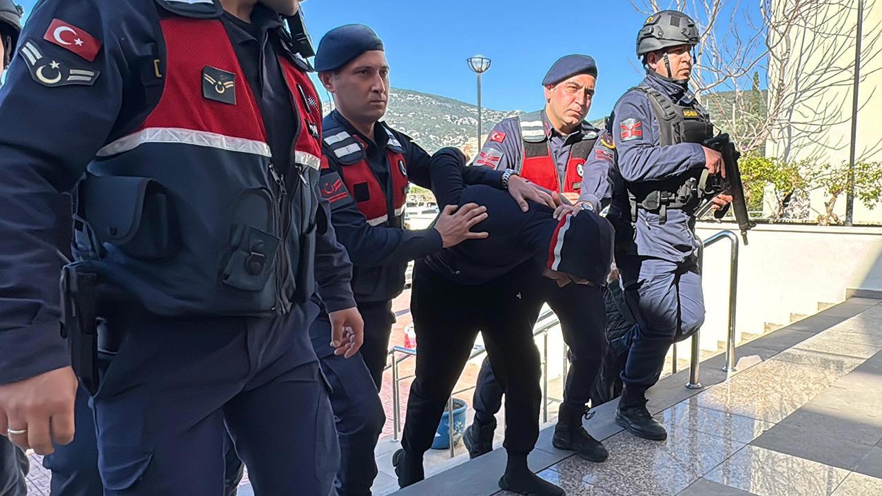 Interpol tarafından kırmızı bültenle aranıyordu, Bodrum'da yakalandı.