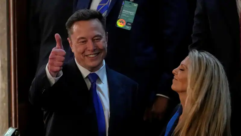Musk, Ukrayna Seçimleri İçin Düşüncelerini Açıkladı: Zelenski'ye Kayıp Tahmini