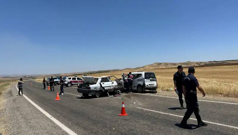 Adıyaman'da Feci Kaza: 4 Can Yandı, Sebebi Nedir?