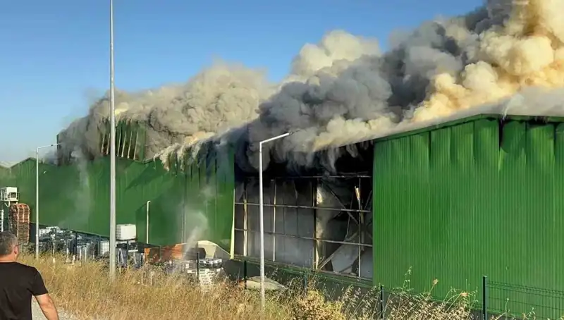 Balıkesir'deki Fabrika Yangınında Şok Gelişme: 1 Kişi Tutuklandı!