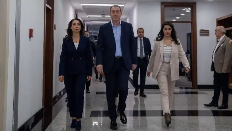 DEM Parti Heyeti, Siyasi Parti Turu ile Gözler Üzerinde