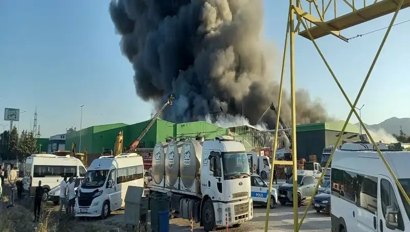 Gönen'de Fabrika Yangını: İşçi Kimlikleri Yavaş Yavaş Belirleniyor