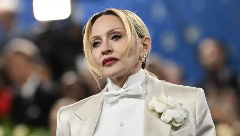 Madonna'nın Yeni Diyeti: Kanserle Mücadelede Bir Çığır Mı Açıyor?