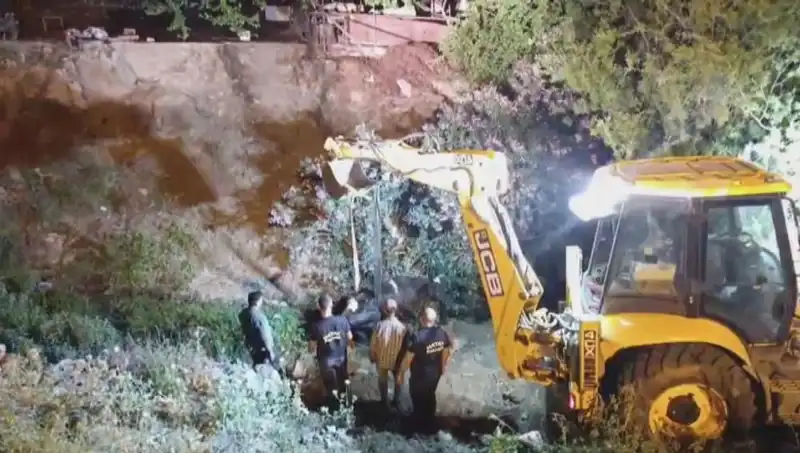 Hatay’da İnek İçin Yapılan Kurtarma Operasyonu Tüm Gözleri Üzerine Çekti
