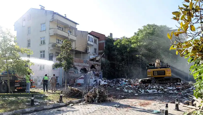 Sındırgı'da Sarsıntılar Devam Ediyor: Deprem Ardındaki Artçı Sarsıntılar Büyüyor