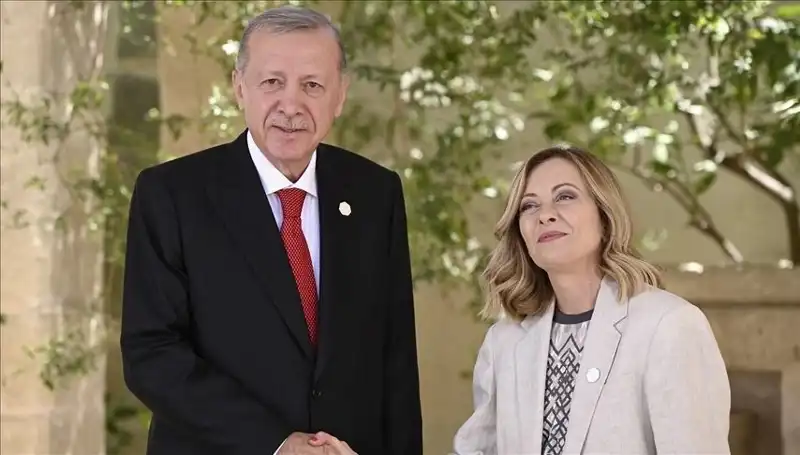 İstanbul'da Akdeniz Zirvesi: Erdoğan, İtalya ve Libya Başbakanlarıyla Kritik Görüşmeler Yapacak