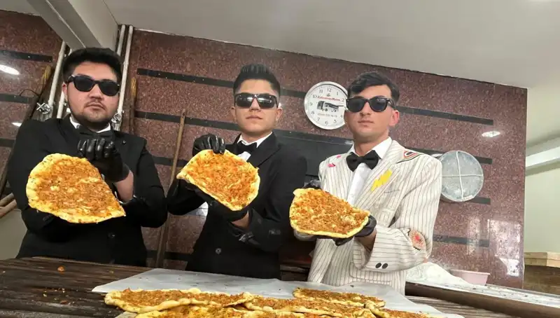 Takım Elbiseleriyle Fırıncılar: Geleneksel Meslek Modern Bir Yüzle Buluşuyor