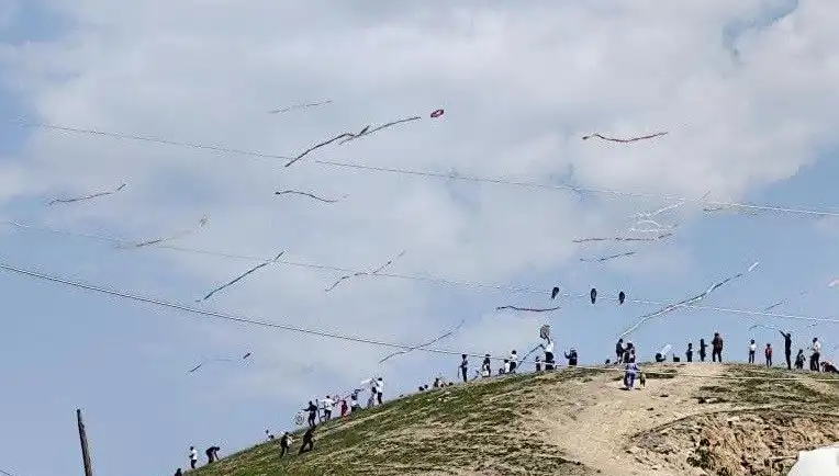 Renklerin Dansı: Uçurtma Şöleni Şehrin Gökyüzünü Süsledi