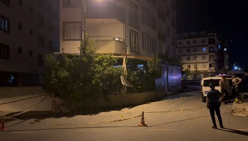 İstanbul'da Kafeye Silahlı Saldırı: Güvenlik Endişeleri Yeniden Gündemde