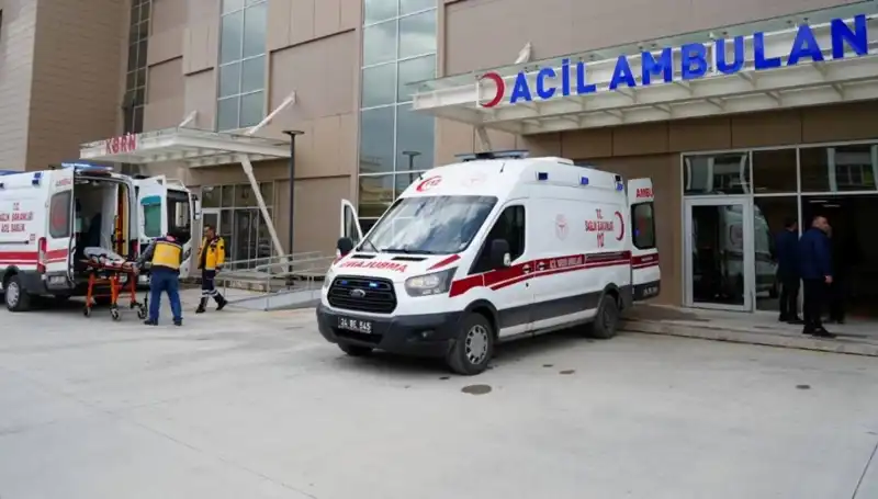 Erzincan'da Trajik Kaza: Bir Kişi Hayatını Kaybetti, Üç Yaralı