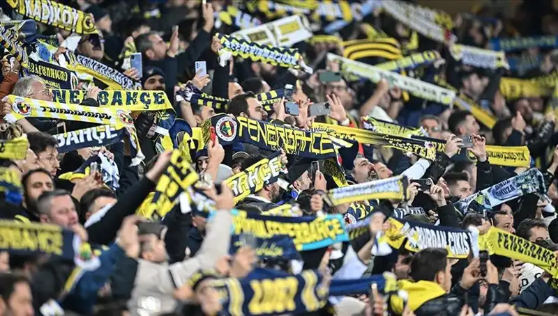 Fenerbahçe'nin Kombine Fiyatları Belli Oldu: Taraftarları Neler Bekliyor?