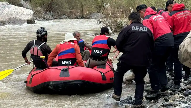 Zap Suyunda Mahsur Kalan Dört Kişi Kurtarıldı: Olayın Ayrıntıları