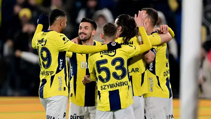 Kadıköy'de Büyük Maç Öncesi Tansiyon Yükseliyor: Taraftarlar Hazır!