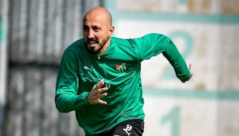 Milli Futbolcunun 2. Lig'de Yeni Bir Başlangıç İçin Hazır Olabilir