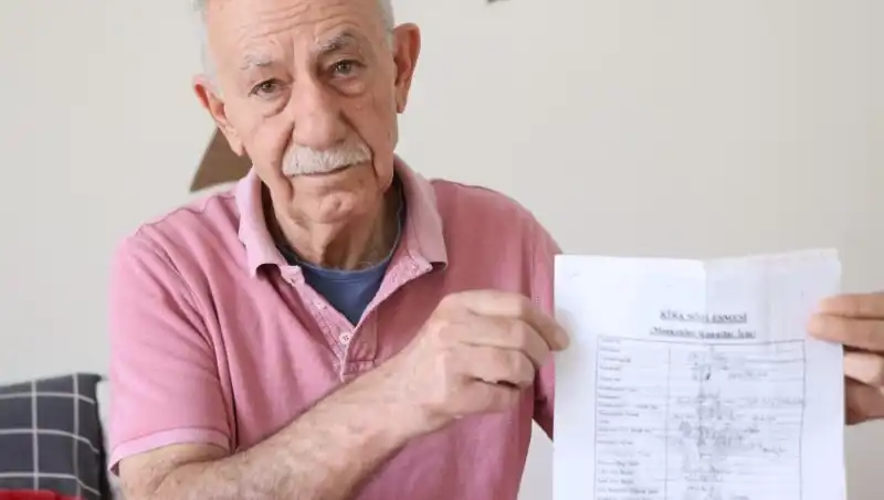 Dede ve Torunları Evsiz Kalmayı Reddetti: "Tahliye Edilmemeliyiz!"