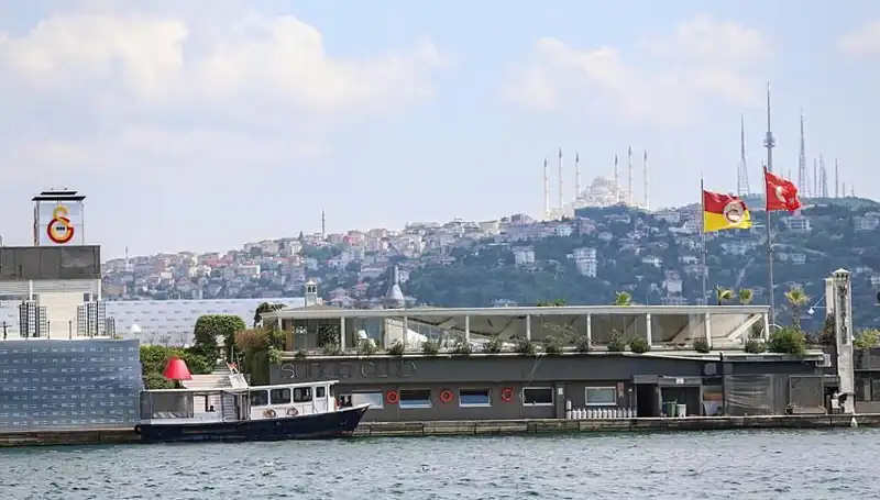 2. Abdülhamid'in Torunları Galatasaray Adası İçin 15 Yıl Süren Dava Kazandı