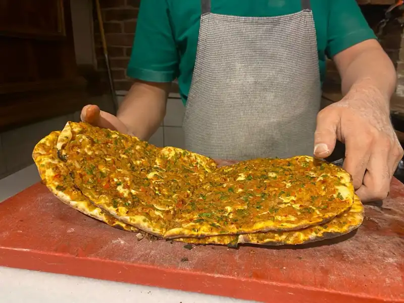İstanbul’da Lahmacun Fiyatları: Semtler Arasında Neden Bu Kadar Farklılık Var?