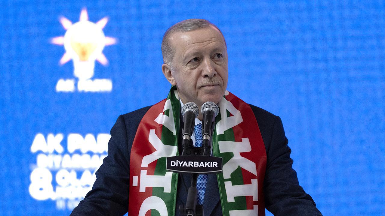 Erdoğan: Türkiye'nin bütünlüğü için mücadele ediyoruz