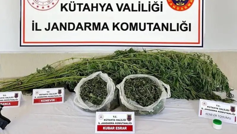 Kütahya'da Uyuşturucu Operasyonu: Takip Altındaki Suspect Yakalandı