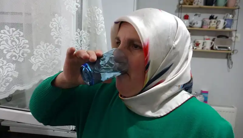 30 Yıldır Nisan Yağmurunu Şifa İçin İçiyor: Geleneksel Bir İyileşme Yöntemi