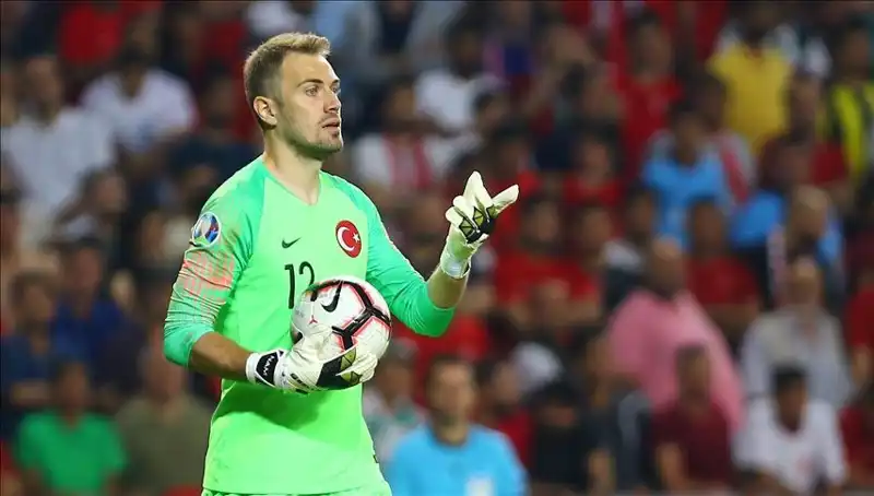 Mert Günok Futbolu Bırakacağı Yaşı Açıkladı: Futbolseverleri Şaşırttı!
