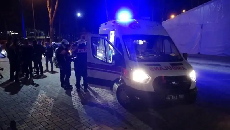 Parkta Silahlı Kavga: Güvenlik Güçleri Köyü Sarıldı