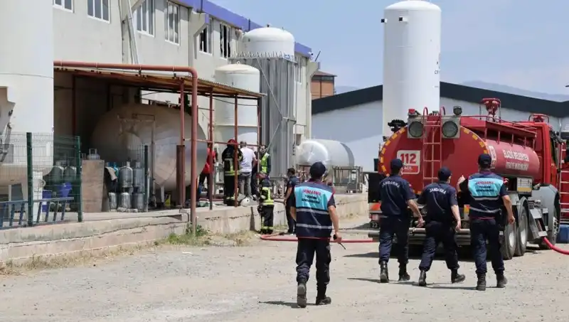 Elazığ'daki Gaz Dolum Tesisinde Korkutan Patlama: Can ve Mal Kaybı Söz Konusu mu?