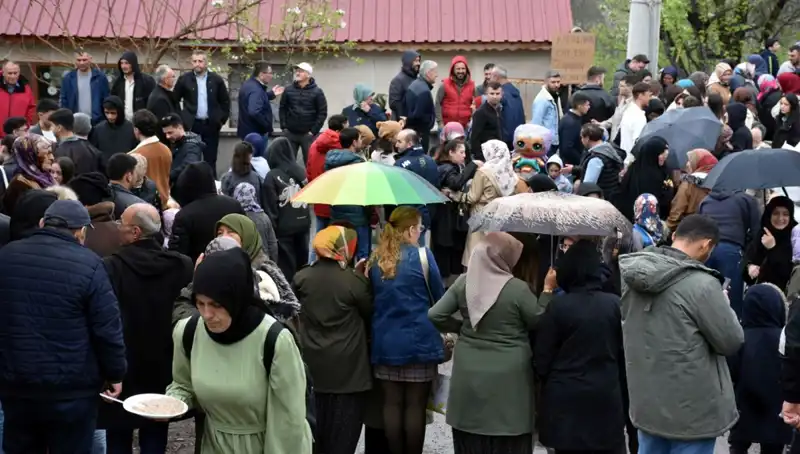 100 Yıllık Geleneğin İhtişamı: 12 Bin Kişi Bayramda Bir Araya Geldi!