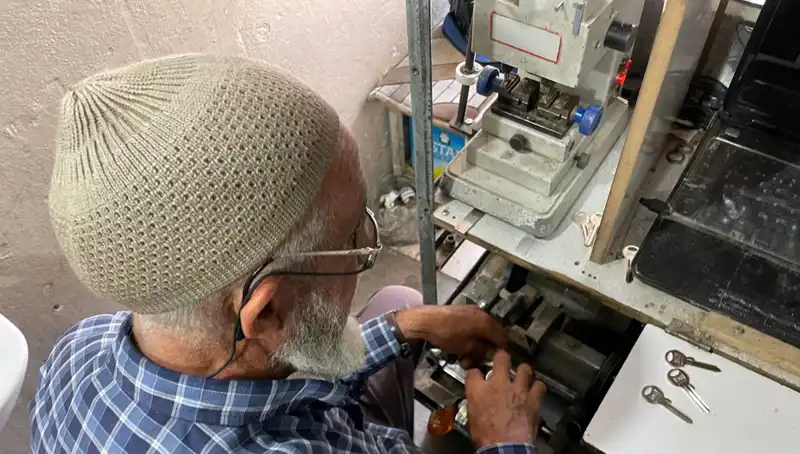 28 Yılda 4 Metrekarelik Dükkan, Bir Hayalin Gerçek Olmasına Şahitlik Etti
