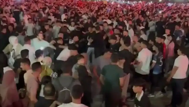 Bıçaklı Kavga Konserde Krizi Tırmandırdı: Üç Yaralı