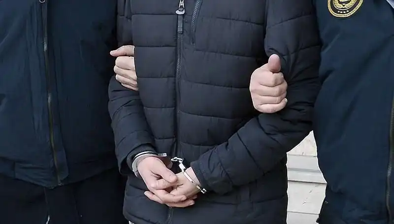 Samsun'da Hırsızlık ve Silahlı Tehditle Aranan Firari Hükümlü Yakalandı