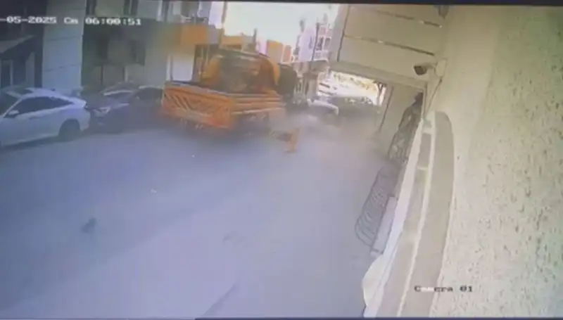 Kontrolden Çıkan Vinç 23 Araçla Çarpıştı: Korku Dolu Anlar