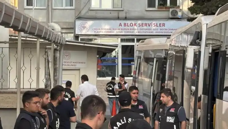 İstanbul Büyükşehir Belediyesi'nde Soruşturma: İETT Genel Müdürü de Arasında 25 Şüpheli Adliyeye Sevk Edildi