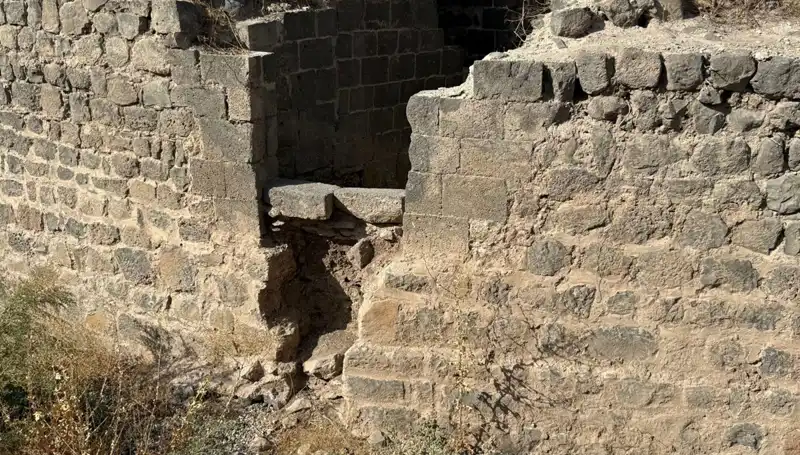 Diyarbakır'da Saint George Kilisesi'nin Hamam Olmadığını Kanıtlayan Tarihi Kitabe Bulundu