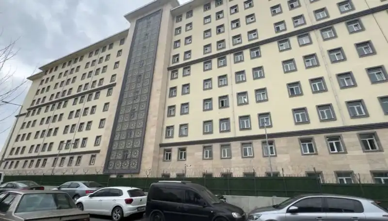 Kız Öğrenci Yurdunda Şok Edici Olay: Gizli Takip ve Arama Skandalı!